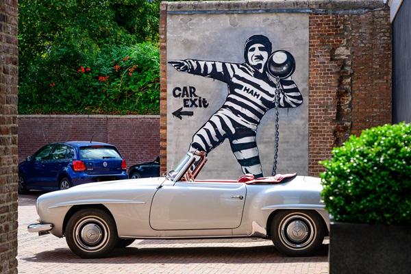 De mural bij het Arresthuis in Roermond is al een bezienswaardigheid op zichzelf